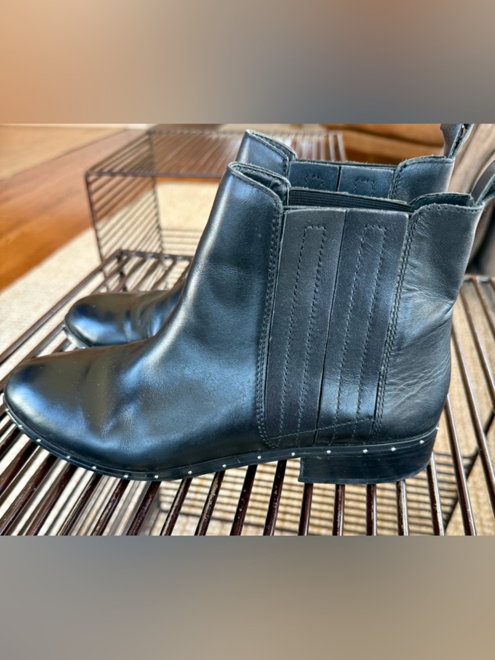 Steve Madden Orchid Black Leather Chelsea Boots Studded Ankle Women’s 9.5
